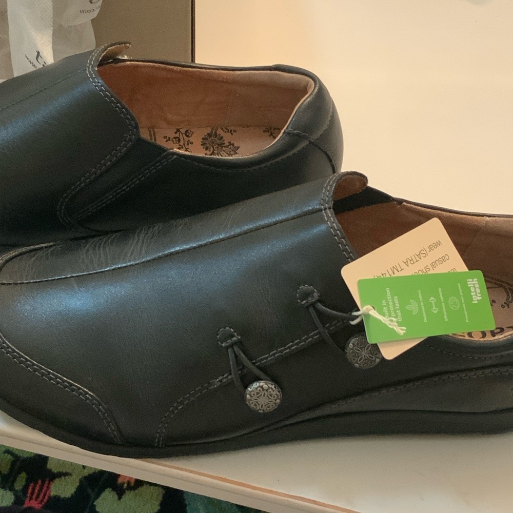 Woman’s  Black Slip-On Leather Shoes - Comfortable Casual Dress